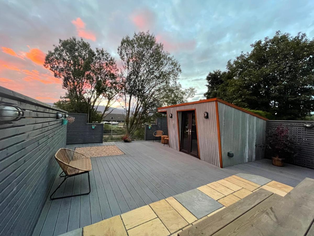 Stylish, With Kitchen & Large Deck Appartement Fort William